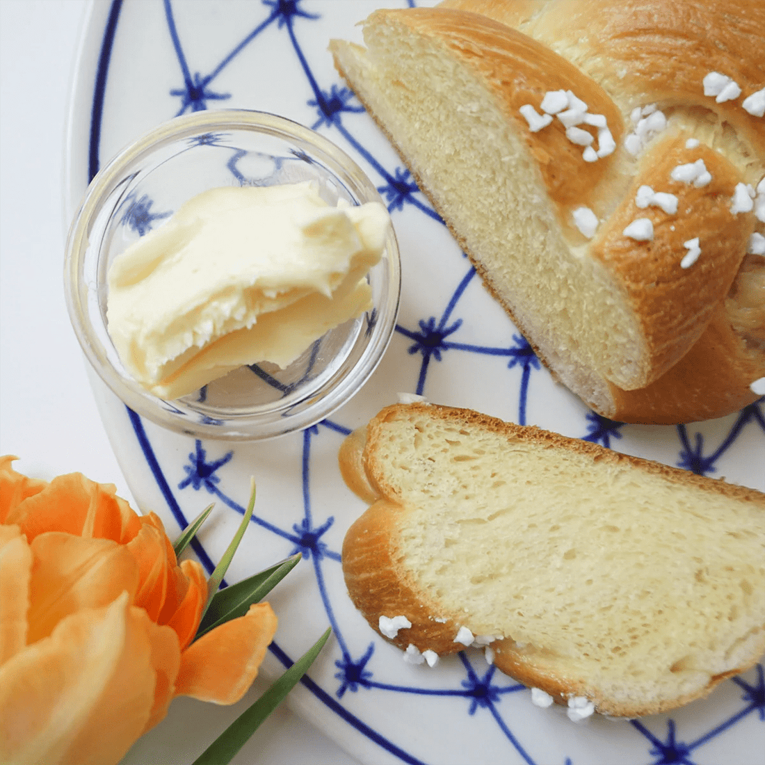 BACKEN EINEN SAFRAN-HEFEZOPF! - Conflictfood