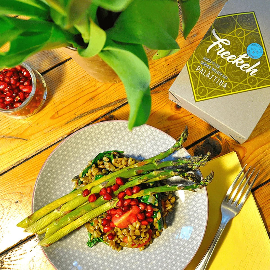 Hallo Frühling! Wir kochen Spargel mit Freekeh - Conflictfood