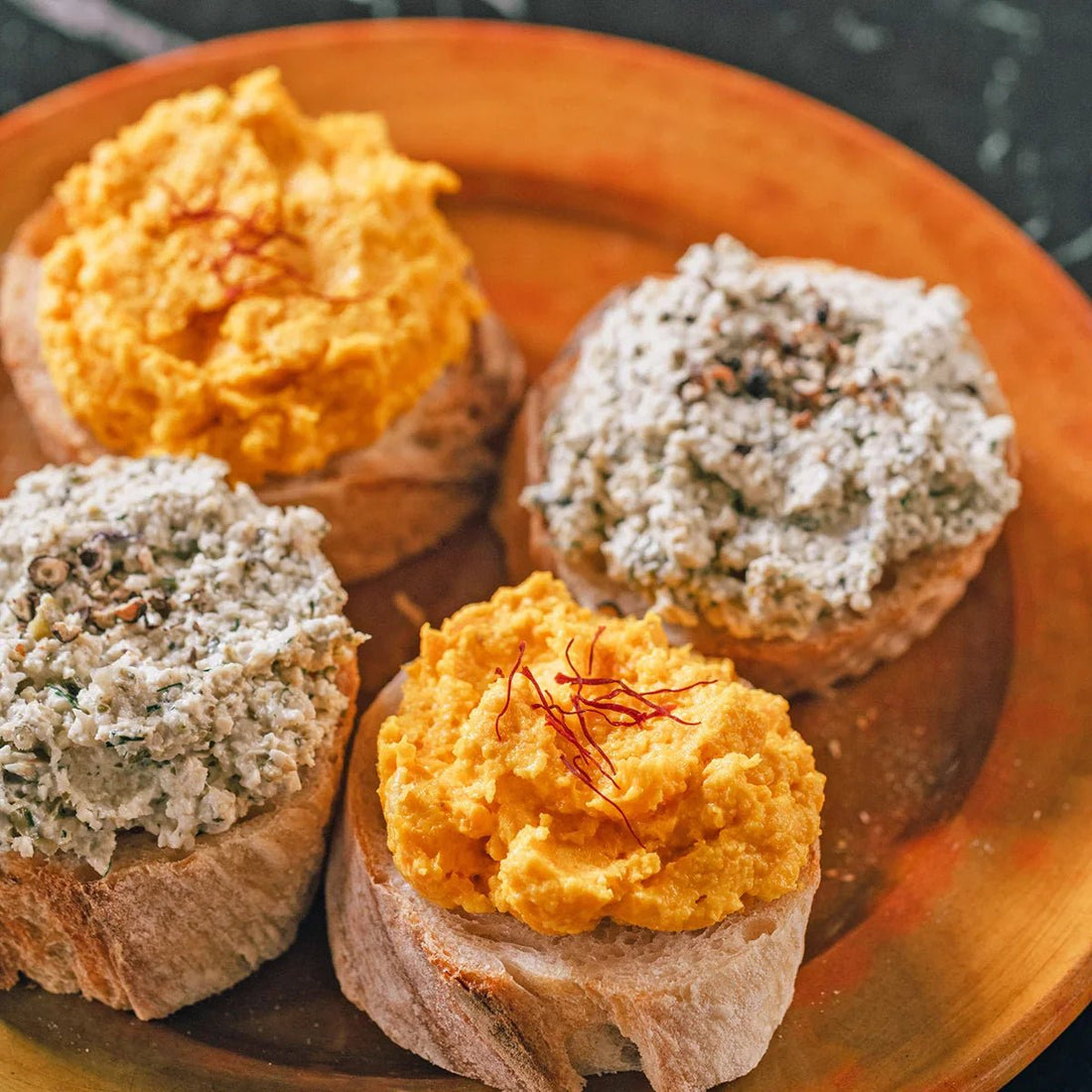 Karotten-Safran-Dip – ein goldgelber Genuss - Conflictfood