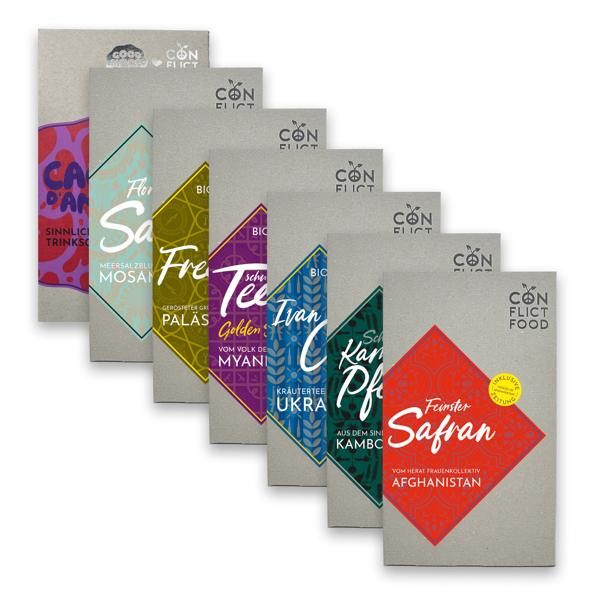 Sieben Conflictfood Päckchen Ivan Chai, Schwarztee Golden Shan, Feinster Safran, Schwarzer Kampot Pfeffer, Freekeh, Flor de Sal, Cacao DAmour stehen hintereinander aufgereiht
