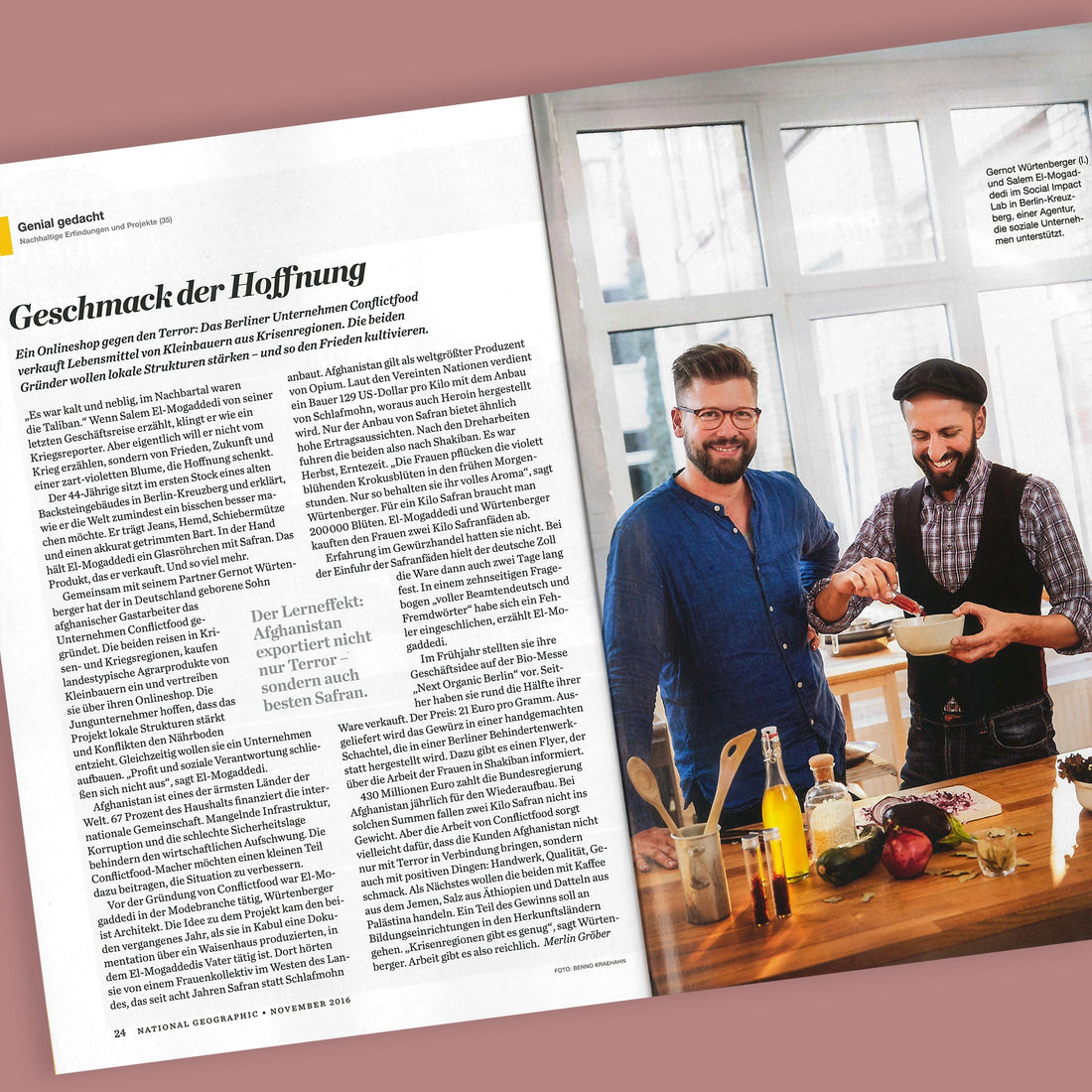 Das Magazin National Geographic liegt aufgeschlagen und ein Text über Conflictfood ist darin zu lesen