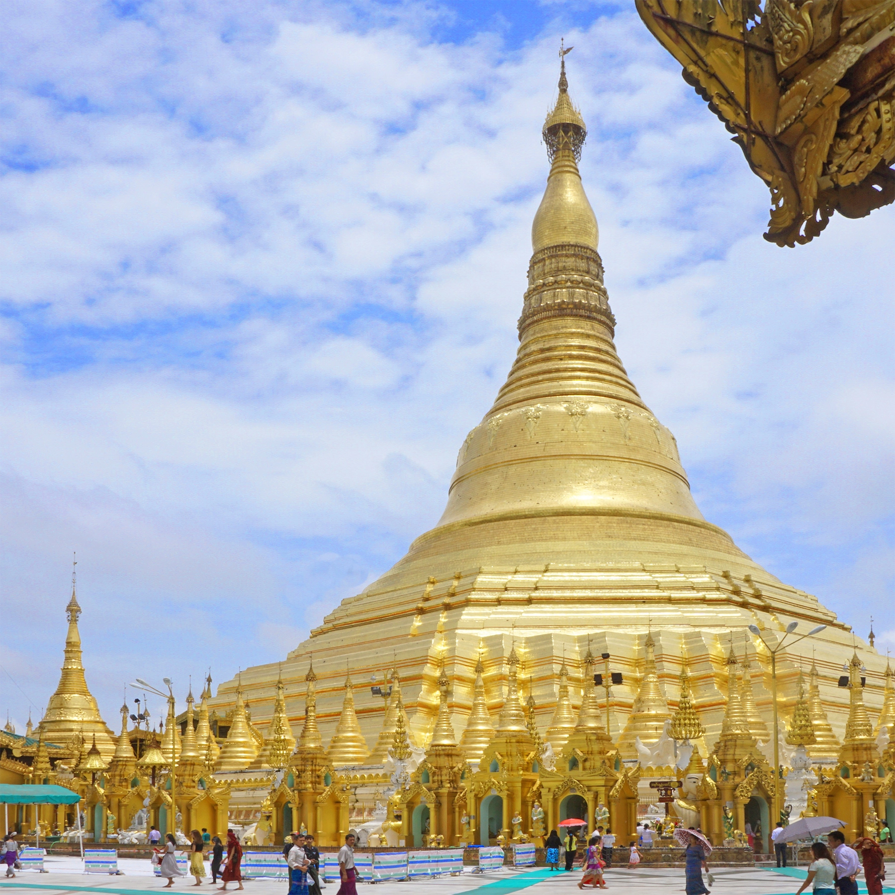 Eine goldene Pagode in Myanmar